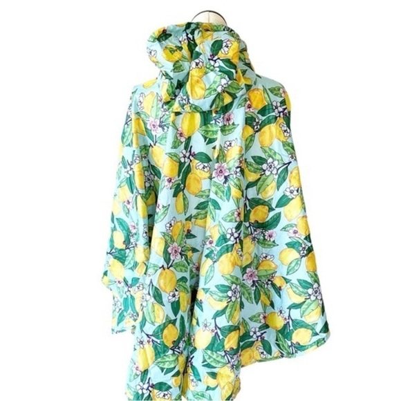 NWT! VERA BRADLEY RAIN PONCHO Lemon-Grove Print SZ S-M lightweight, foldable - Picture 5 of 8
